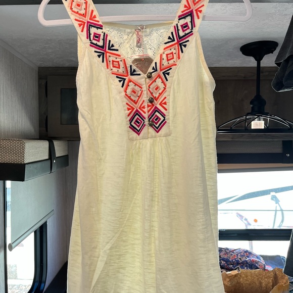 Red camel  sleeveless  summer  shirt purples oranges pink. BNWT cream. - Picture 14 of 16